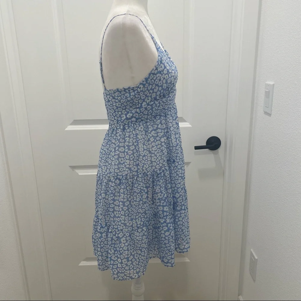 N/A blue white